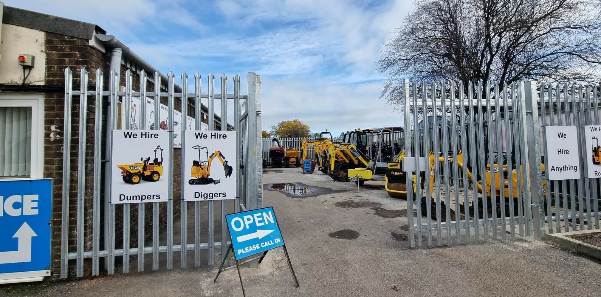 Hire Standards Shop with Diggers and Dumpers
